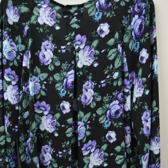 Belle Sky Strappy Floral Blouse - Picture 6 of 8